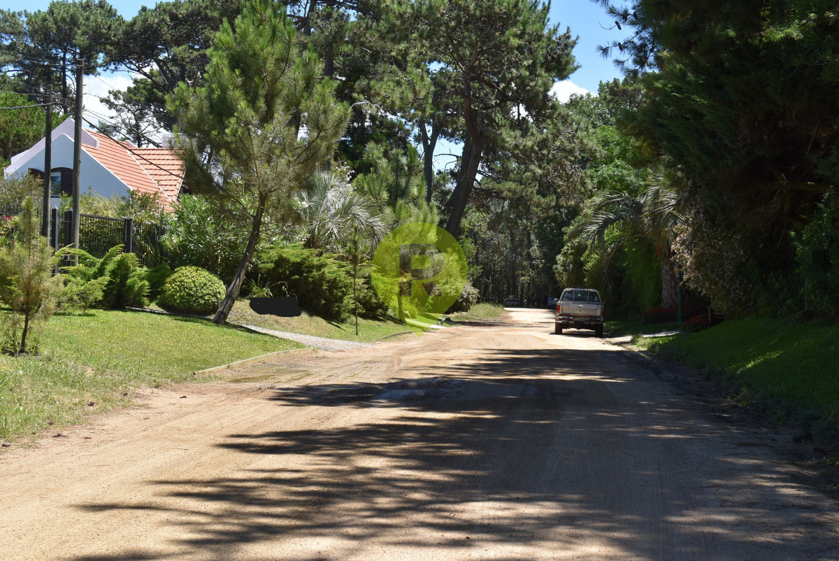 https://ri.com.uy/f/556/5/1200/0/0/0/25816d4ab0087e9d3e0913b1dbd95992.jpg