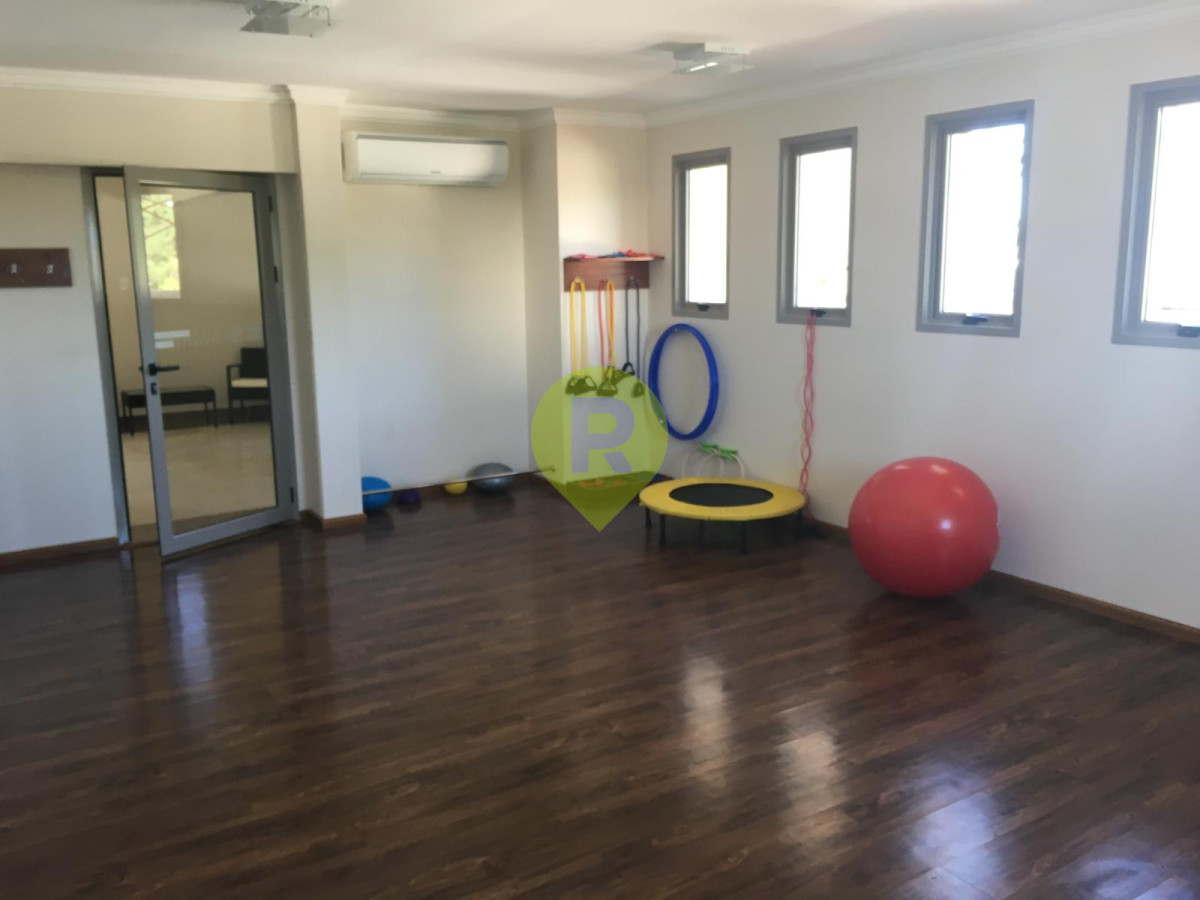 https://ri.com.uy/f/556/6/1200/0/0/0/56fdd9cbeaae40e6d9495eeecaf9812c.jpg