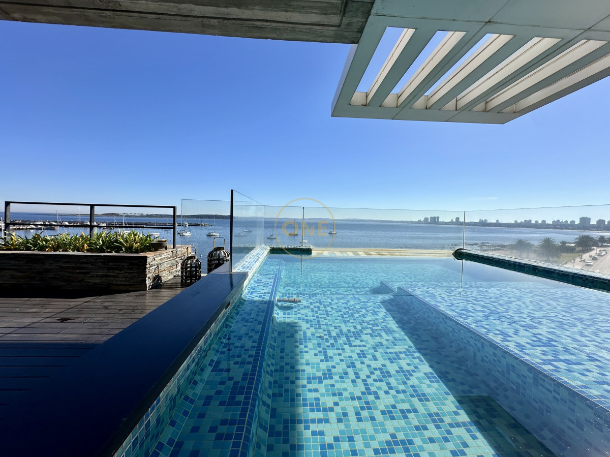 Apartamento ID.1809 - Le Bleu Penthouse frente al Puerto con el diseño de Carlos Ott