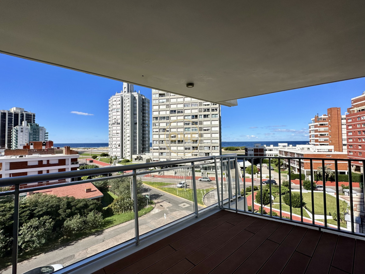 Apartamento ID.1663 - Venta Apartamento 2 Dormitorios playa Brava Punta del Este 