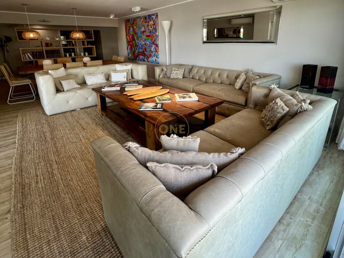 Apartamento ID.2028 - Exclusivo apartamento 3 dormitorios Peninsula Punta del Este en venta