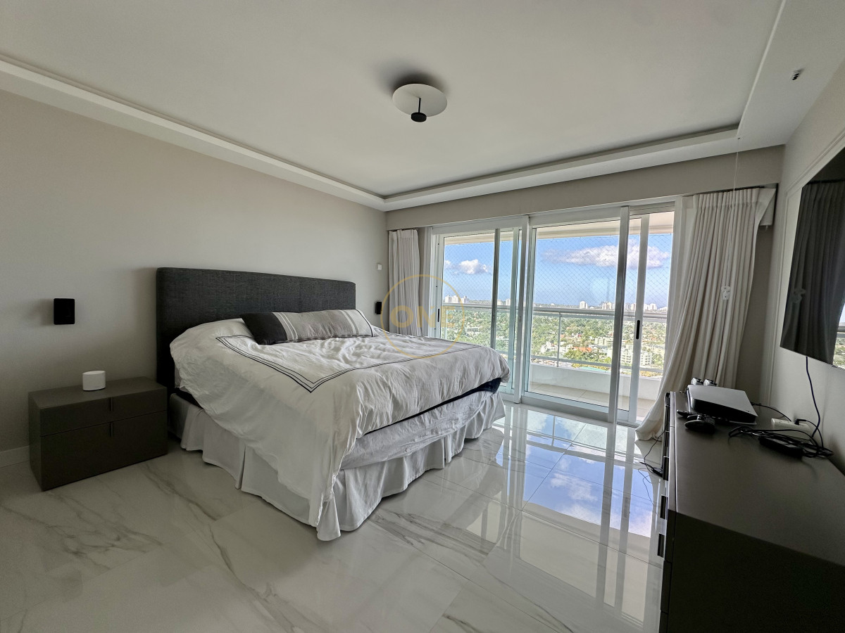 Apartamento ID.1885 - Apartamento en venta playa Mansa Punta del Este 