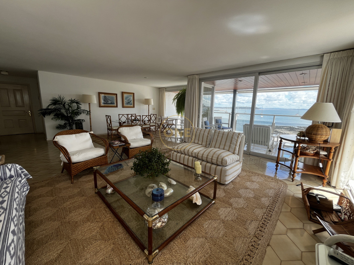 Apartamento ID.1955 - Apartamento con Vista Panorámica al Puerto de Punta del Este 
