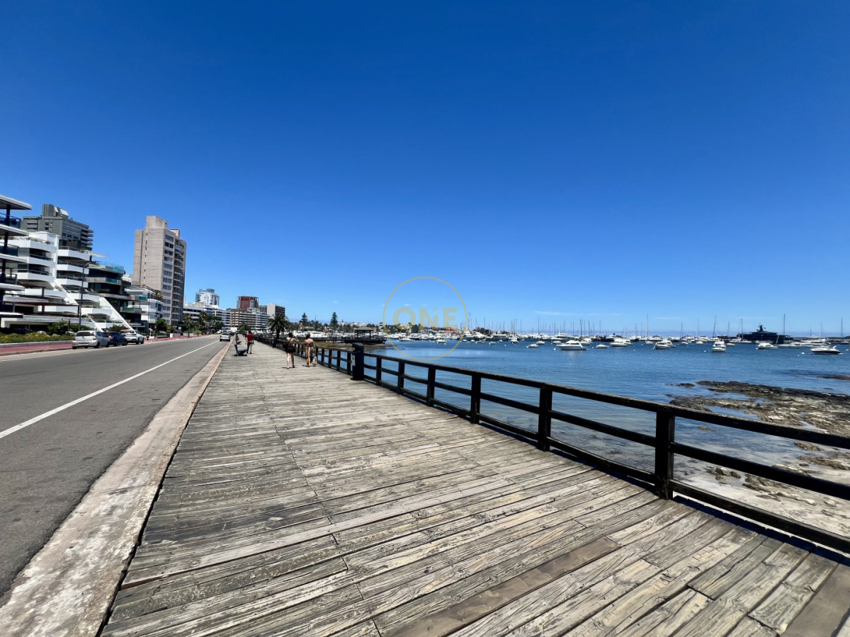 Apartamento ID.2076 - Cómodo apartamento en Península Punta del Este en venta