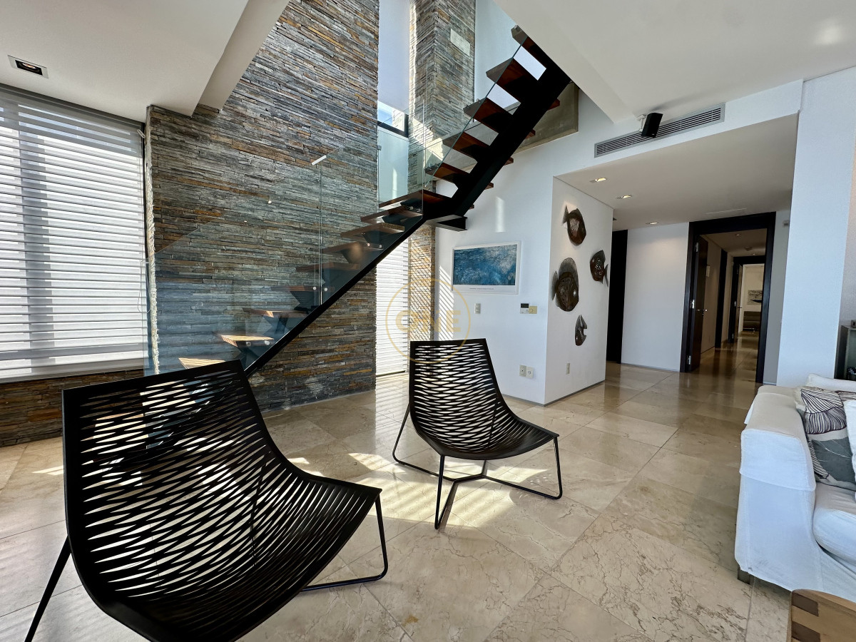 Apartamento ID.1809 - Le Bleu Penthouse frente al Puerto con el diseño de Carlos Ott