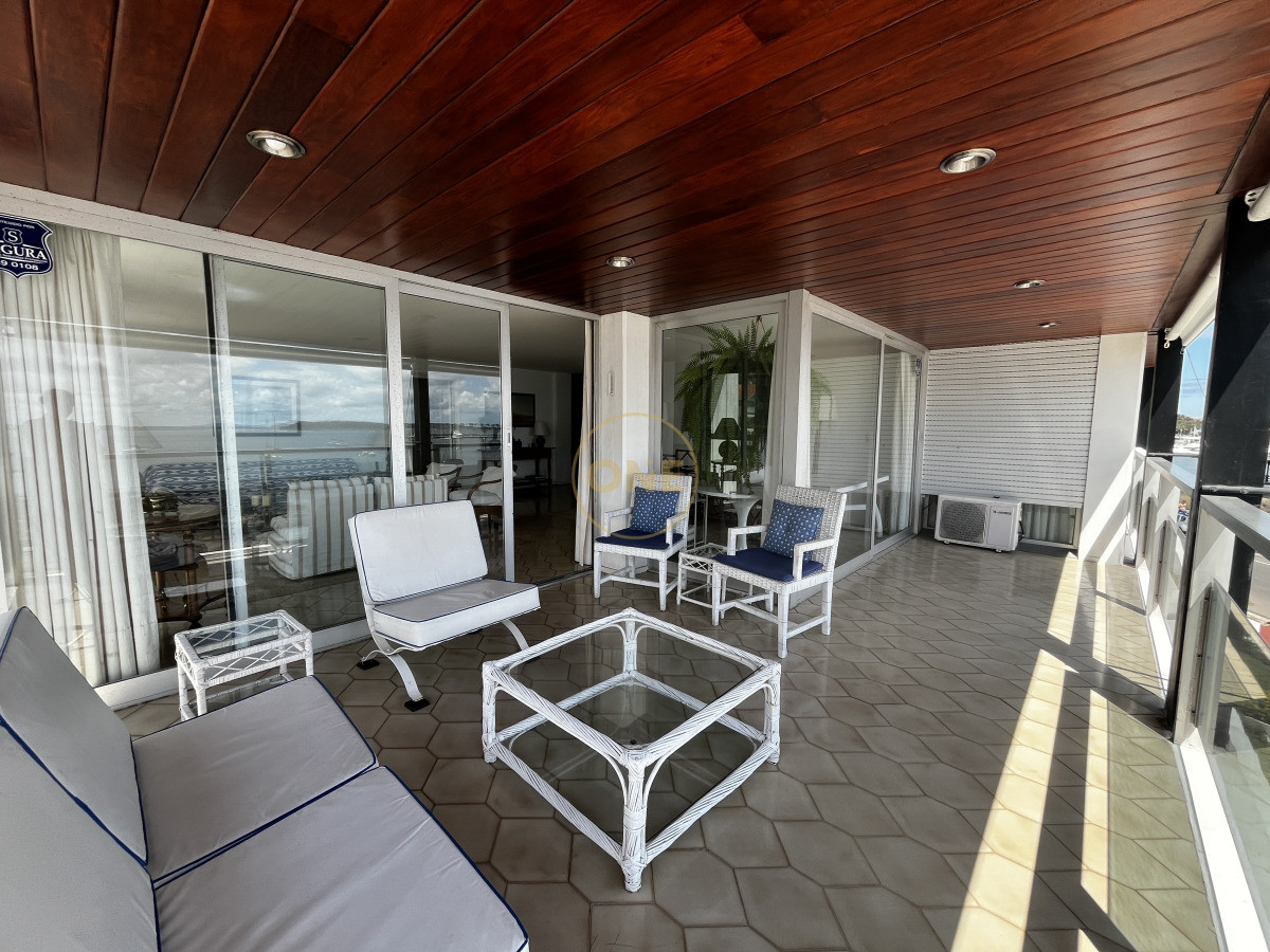 Apartamento ID.1955 - Apartamento con Vista Panorámica al Puerto de Punta del Este 