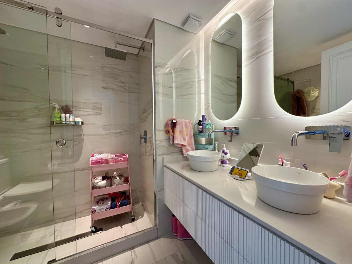 Apartamento ID.1885 - Apartamento en venta playa Mansa Punta del Este 