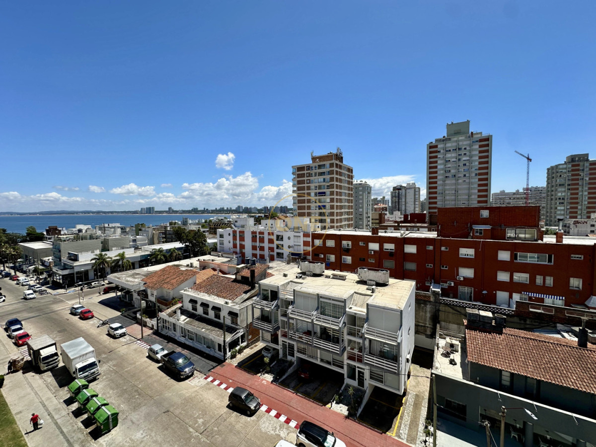 Apartamento ID.2076 - Cómodo apartamento en Península Punta del Este en venta