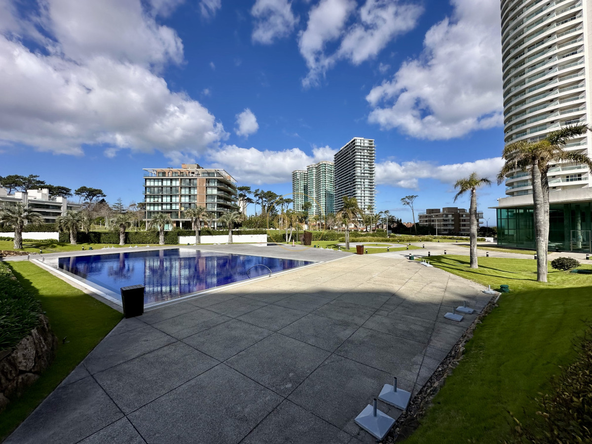 Apartamento ID.1885 - Apartamento en venta playa Mansa Punta del Este 