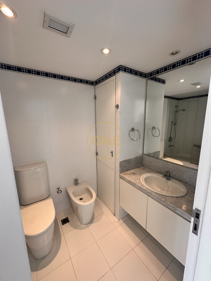 Apartamento ID.1653 - Venta apartamento 2 dormitorios mas servicio Playa Brava TORRE LE PARC I