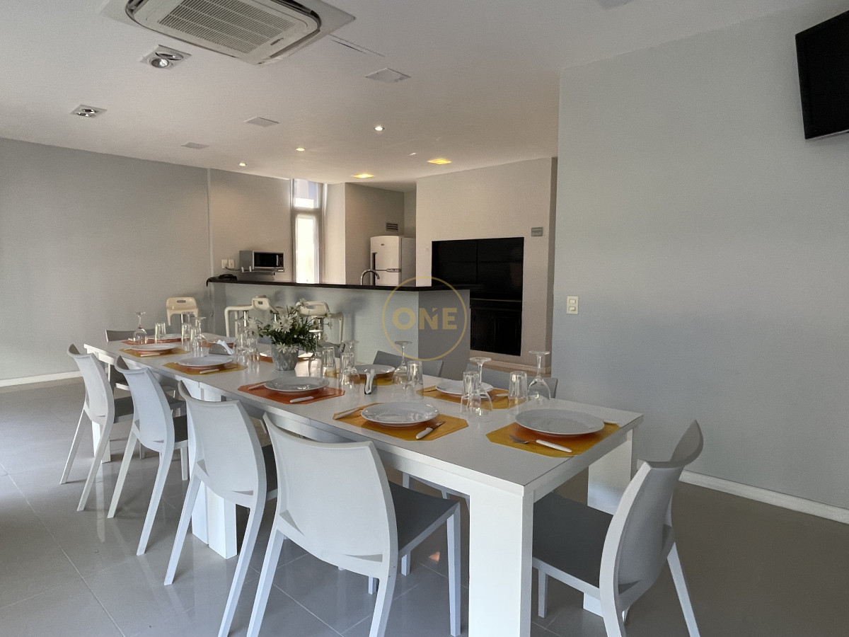 Apartamento ID.1674 - Venta Apartamento con vista al mar playa Brava Punta del Este 