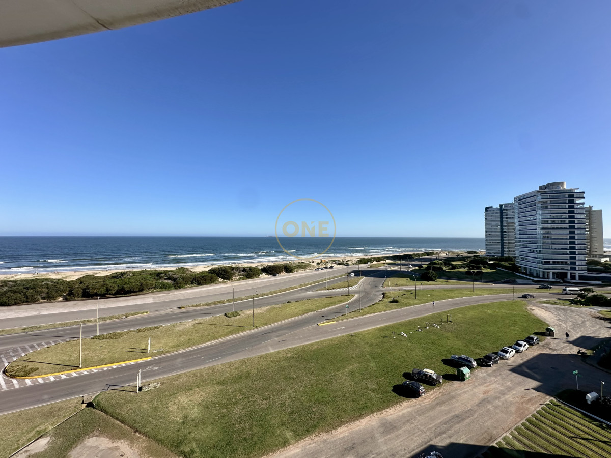 Apartamento ID.2021 - Apartamento en venta 3 Dormitorios playa Brava Punta del Este 