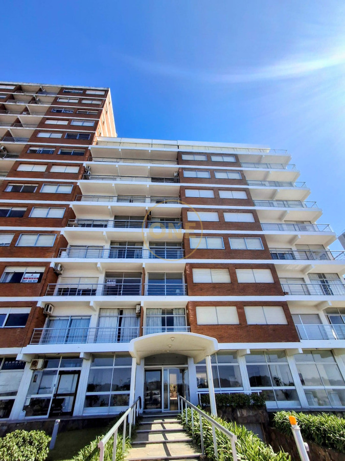 Apartamento ID.1952 - 2 dormitorios frente al mar playa brava