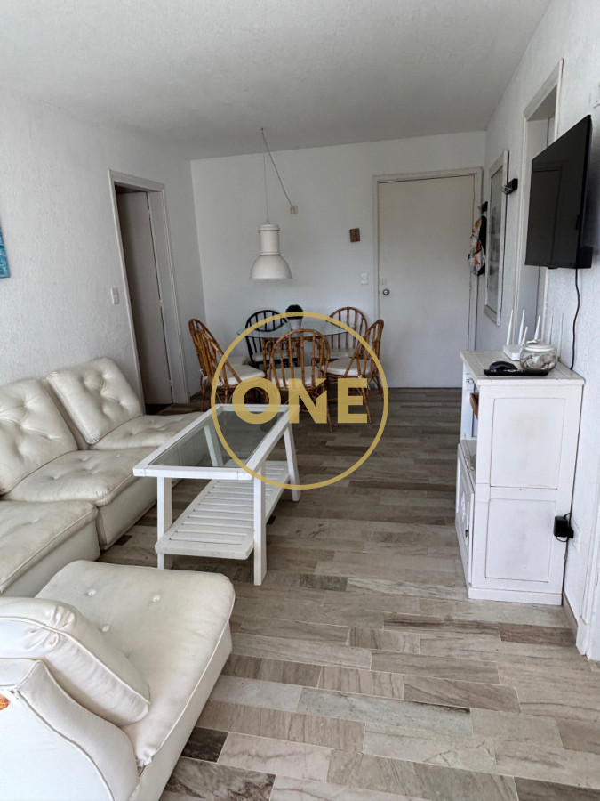 Apartamento ID.4 - Apartamento en alquiler anual en inmejorable ubicación 