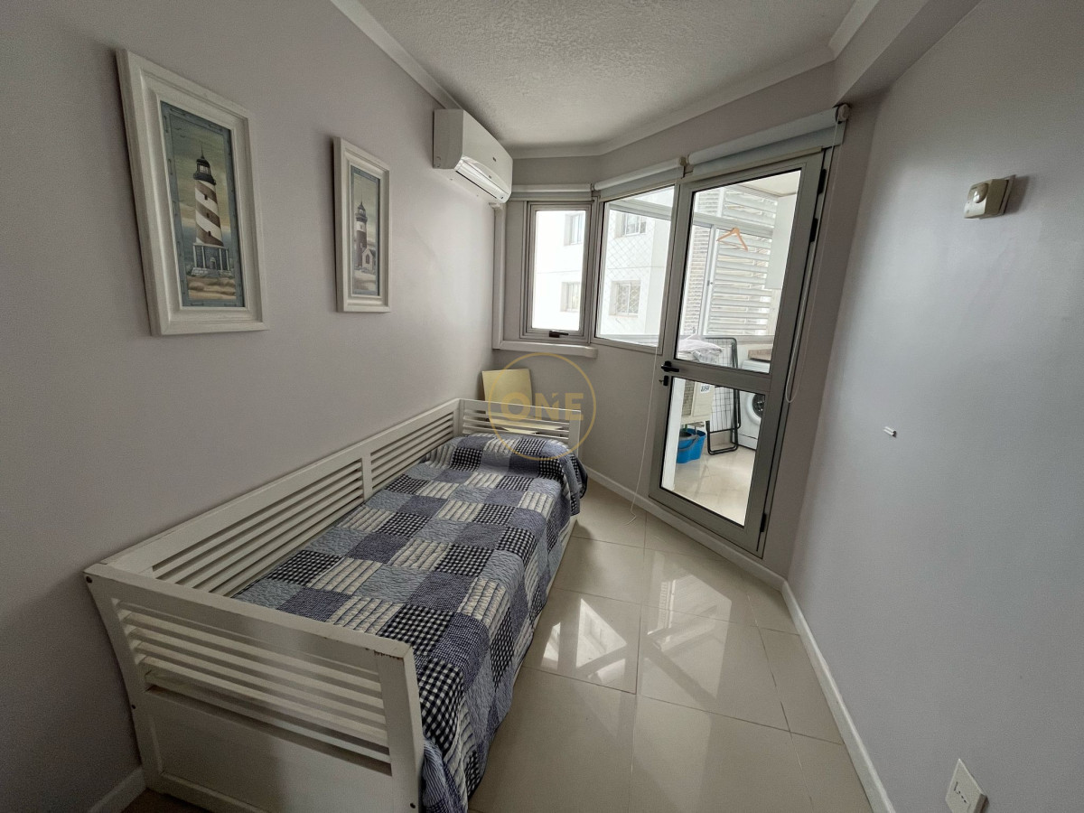 Apartamento ID.1562 -  Venta Apartamento 3 dormitorios más dependencia en Playa Brava Punta del Este