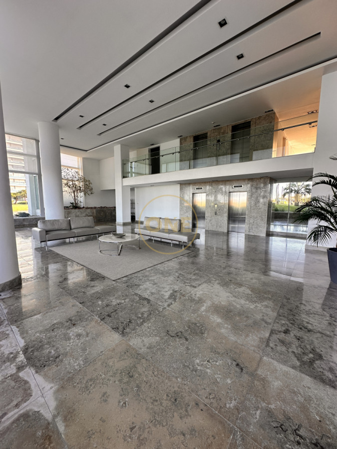 Apartamento ID.1653 - Venta apartamento 2 dormitorios mas servicio Playa Brava TORRE LE PARC I