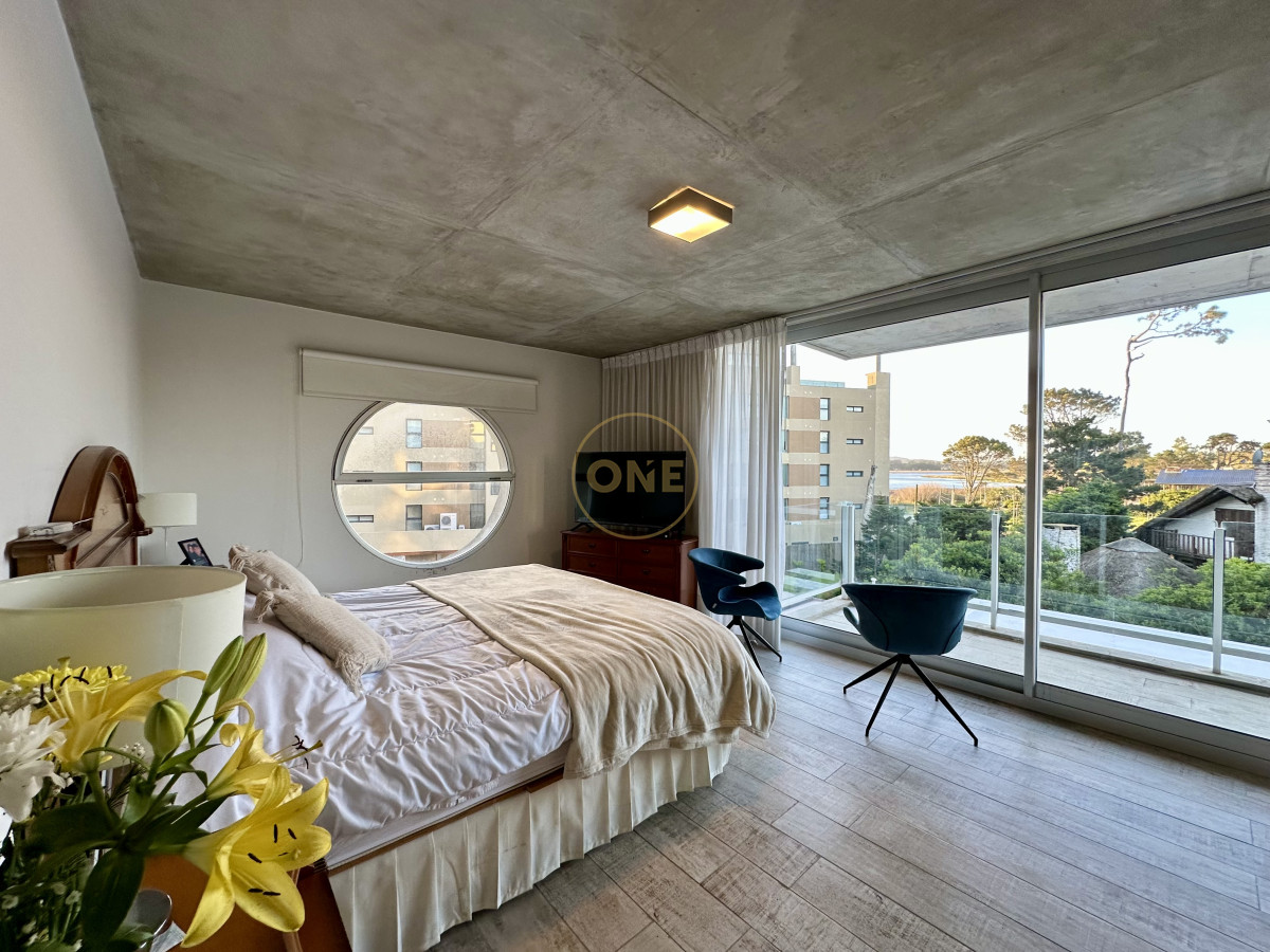 Apartamento ID.1943 - Apartamento en venta 3 suites playa Mansa Punta del Este 