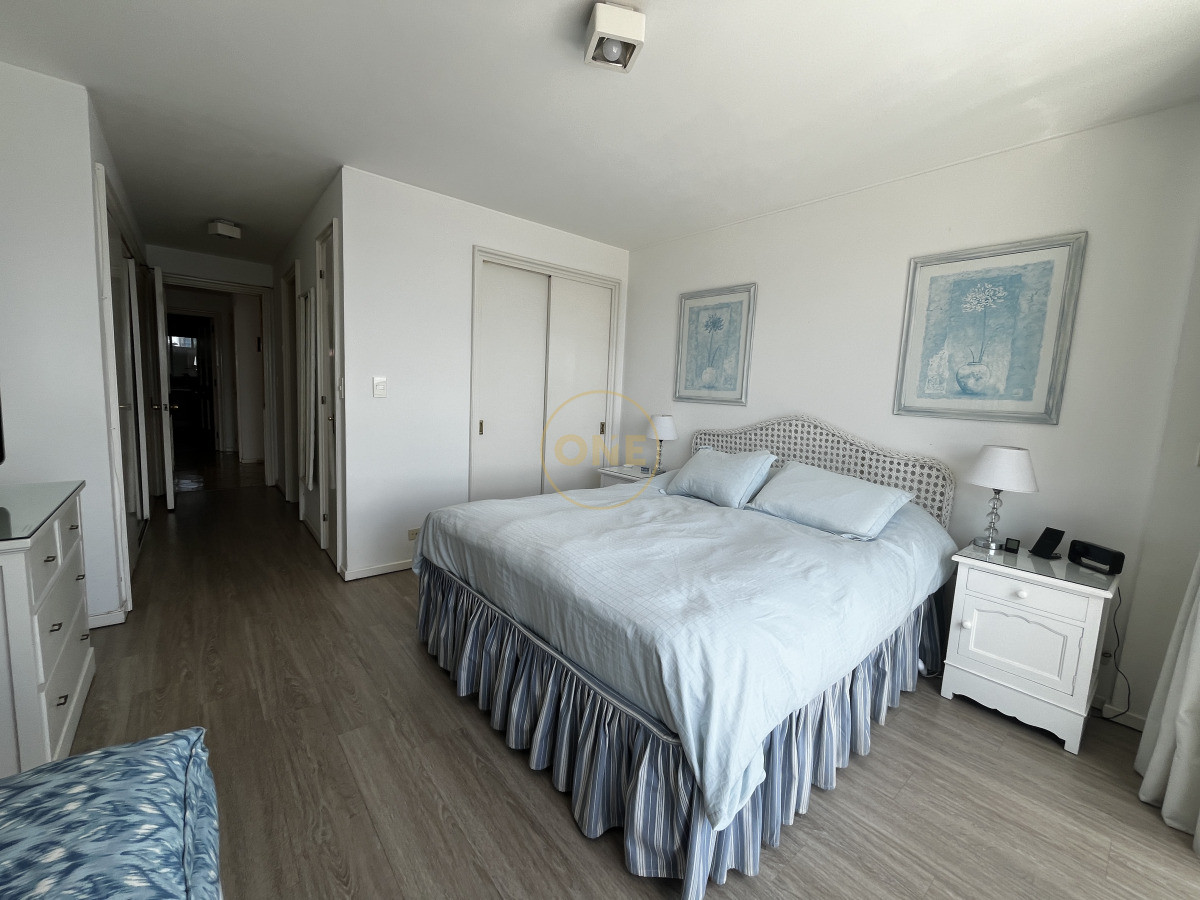 Apartamento ID.1955 - Apartamento con Vista Panorámica al Puerto de Punta del Este 