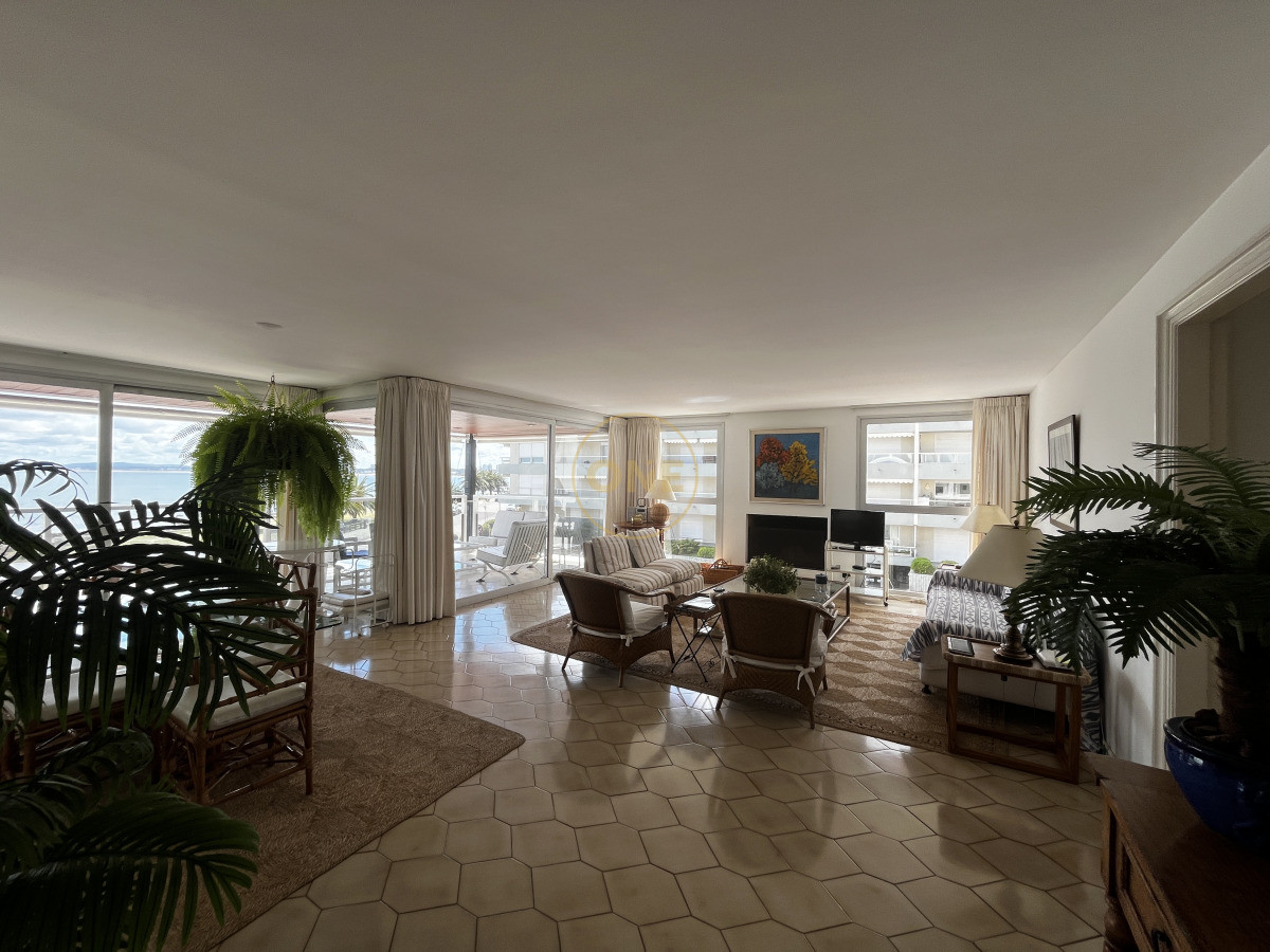 Apartamento ID.1955 - Apartamento con Vista Panorámica al Puerto de Punta del Este 