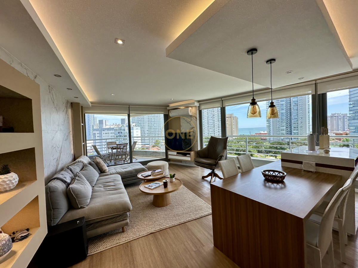 Apartamento ID.1989 - Apartamento esquinero en venta 2 dormitorios Punta del Este Alexander Boulevard