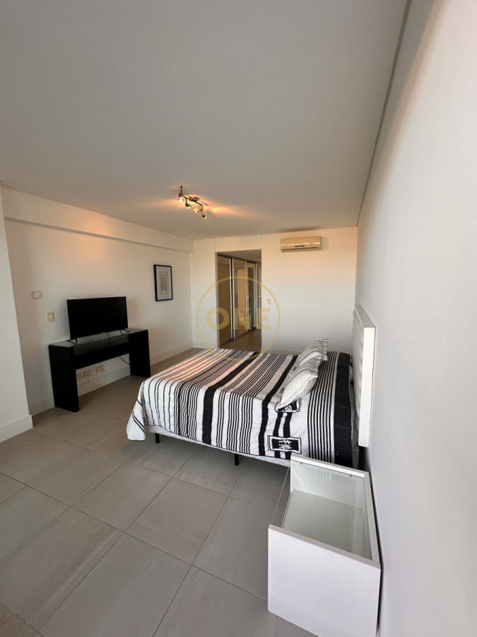 Apartamento ID.1653 - Venta apartamento 2 dormitorios mas servicio Playa Brava TORRE LE PARC I