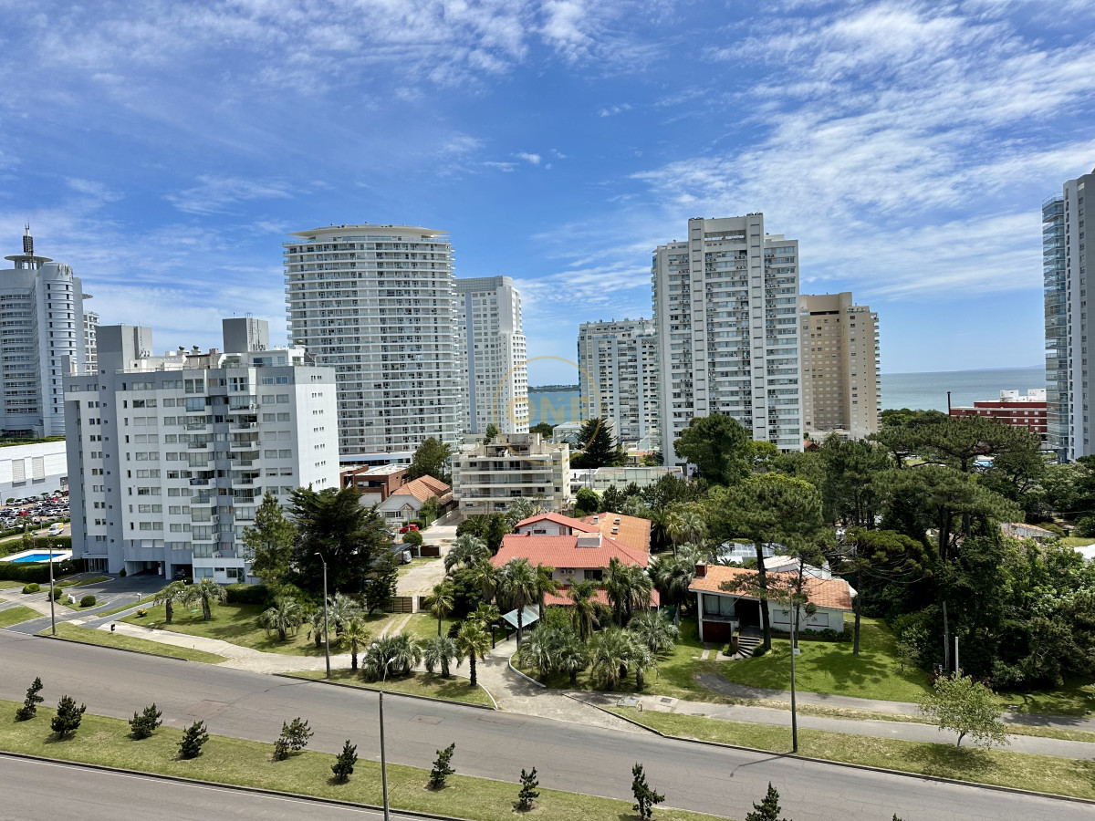 Apartamento ID.1989 - Apartamento esquinero en venta 2 dormitorios Punta del Este Alexander Boulevard