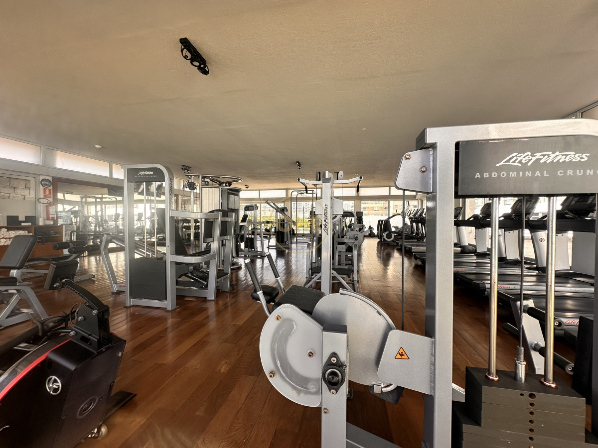 Apartamento ID.1653 - Venta apartamento 2 dormitorios mas servicio Playa Brava TORRE LE PARC I