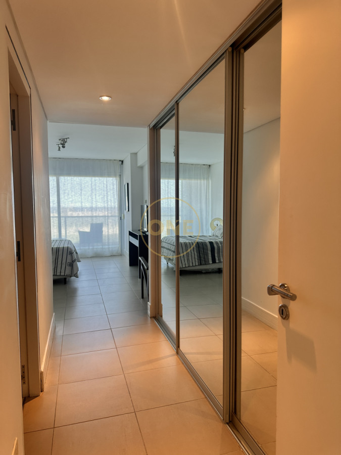 Apartamento ID.1653 - Venta apartamento 2 dormitorios mas servicio Playa Brava TORRE LE PARC I