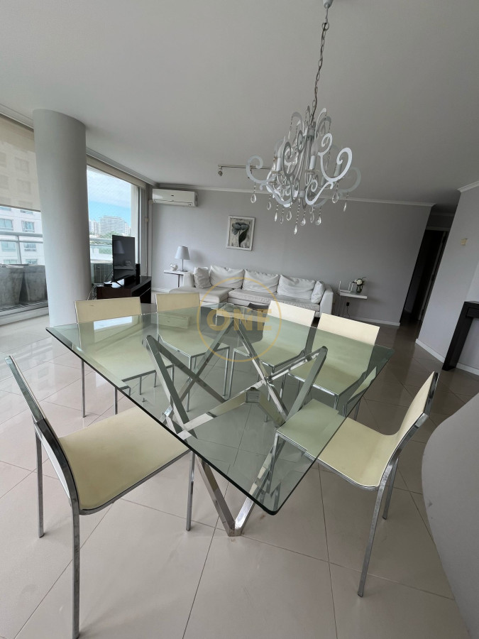 Apartamento ID.1562 -  Venta Apartamento 3 dormitorios más dependencia en Playa Brava Punta del Este