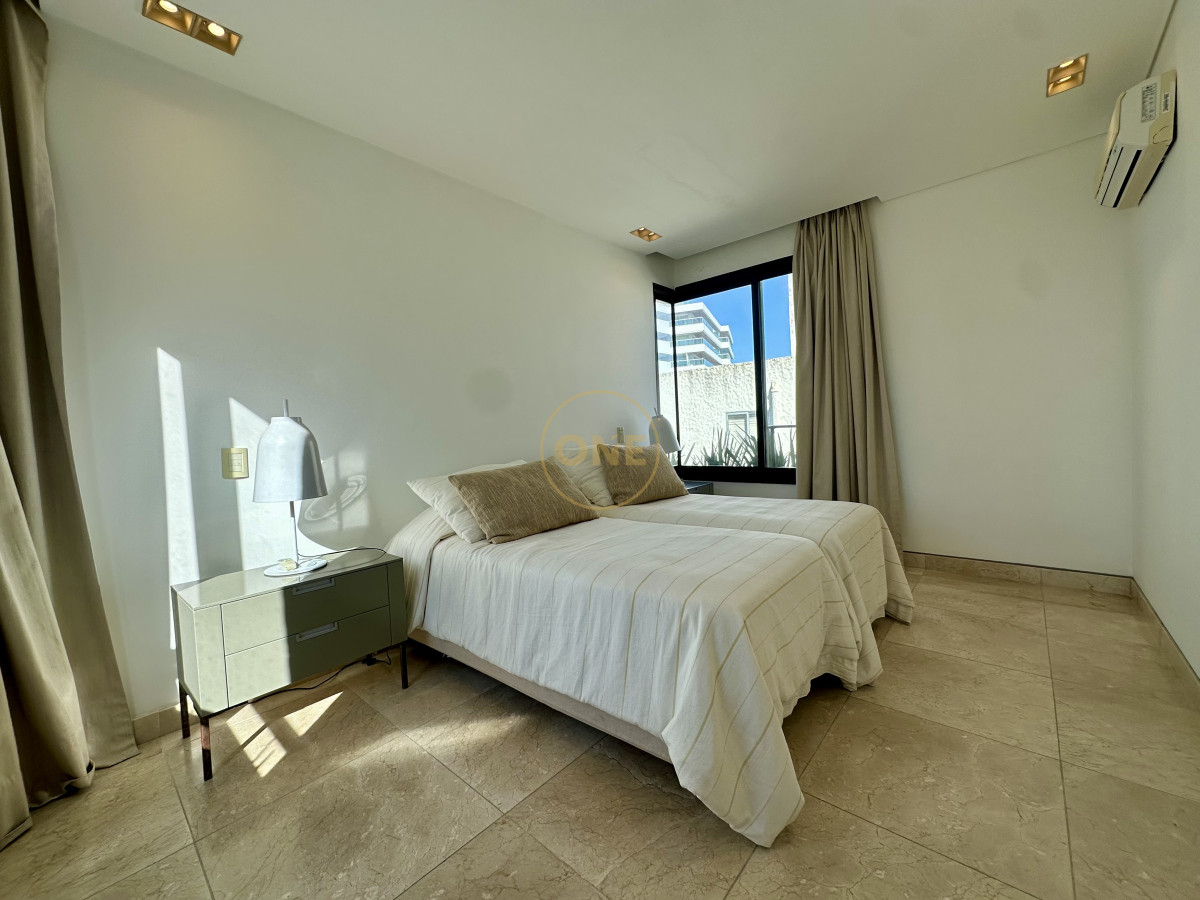 Apartamento ID.1809 - Le Bleu Penthouse frente al Puerto con el diseño de Carlos Ott