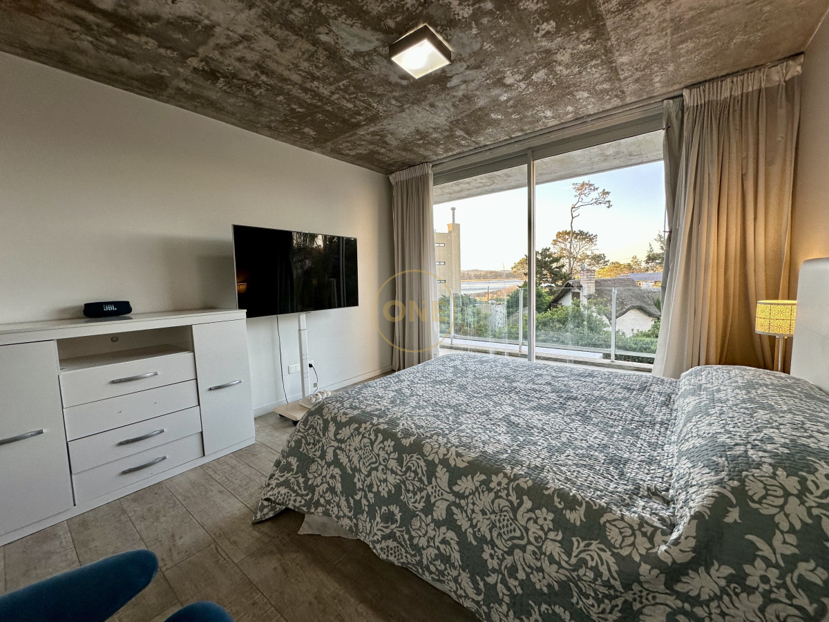 Apartamento ID.1943 - Apartamento en venta 3 suites playa Mansa Punta del Este 