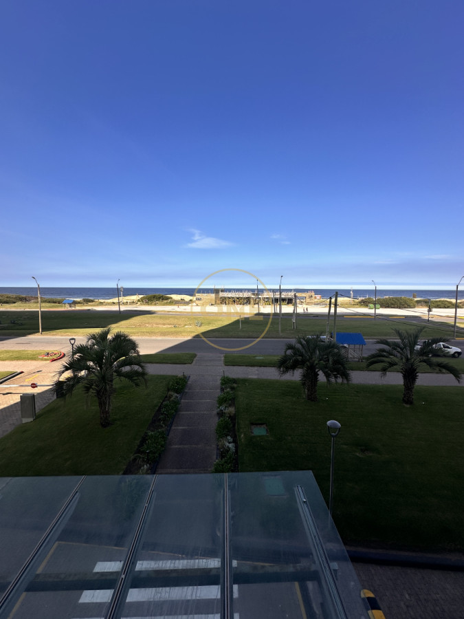 Apartamento ID.1653 - Venta apartamento 2 dormitorios mas servicio Playa Brava TORRE LE PARC I