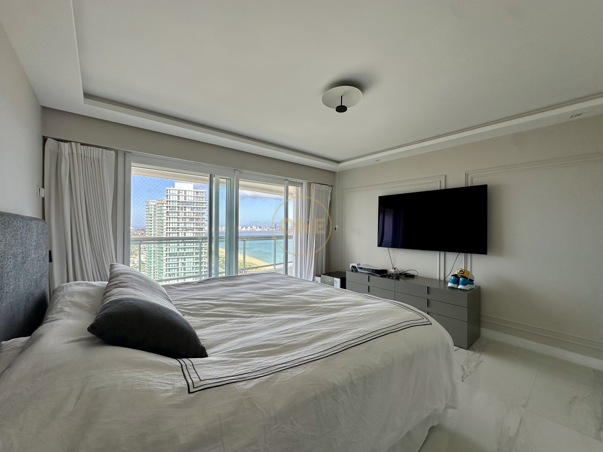 Apartamento ID.1885 - Apartamento en venta playa Mansa Punta del Este 