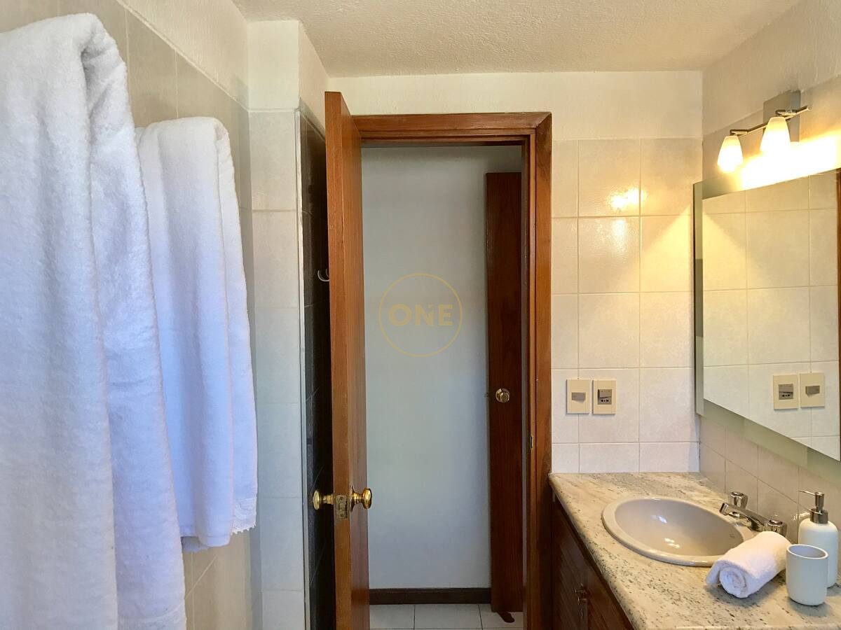 Apartamento ID.1593 - venta apartamento 2 dormitorios en Península frente al mar - Punta del Este