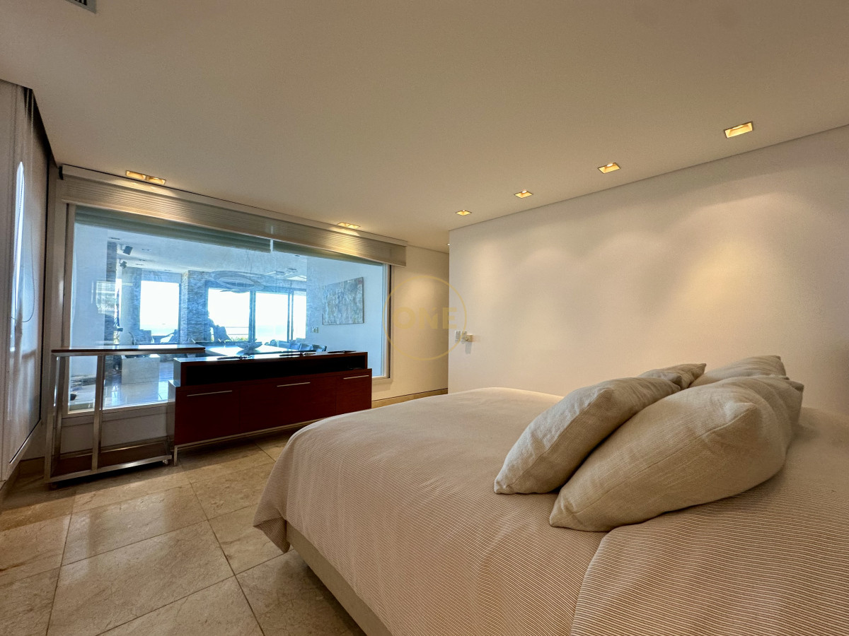 Apartamento ID.1809 - Le Bleu Penthouse frente al Puerto con el diseño de Carlos Ott