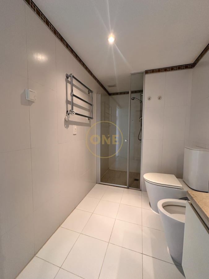 Apartamento ID.1653 - Venta apartamento 2 dormitorios mas servicio Playa Brava TORRE LE PARC I