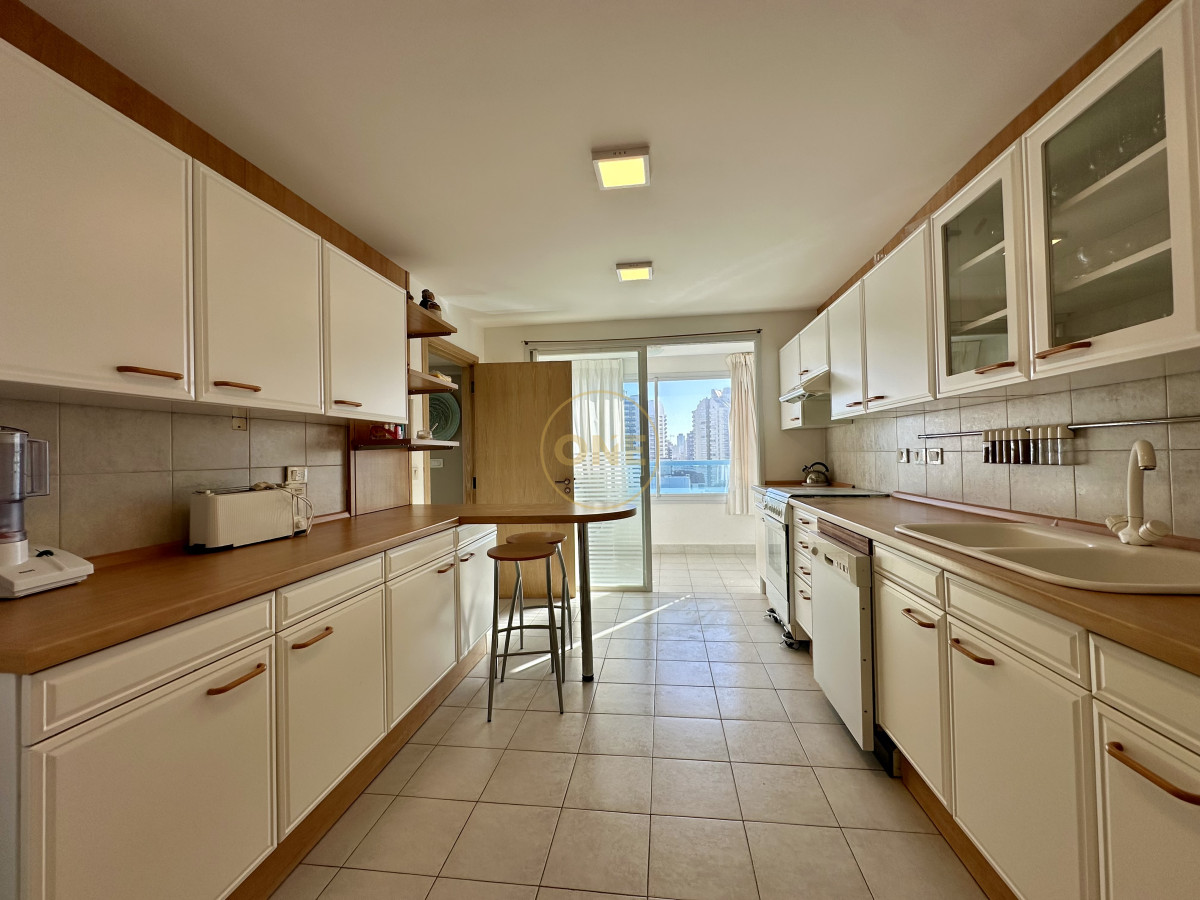 Apartamento ID.2021 - Apartamento en venta 3 Dormitorios playa Brava Punta del Este 