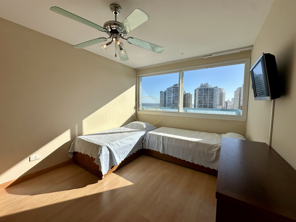 Apartamento ID.2021 - Apartamento en venta 3 Dormitorios playa Brava Punta del Este 