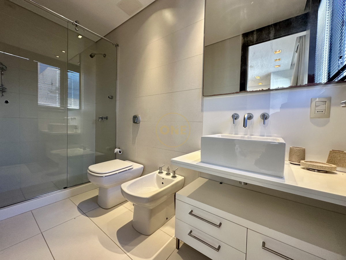 Apartamento ID.1809 - Le Bleu Penthouse frente al Puerto con el diseño de Carlos Ott
