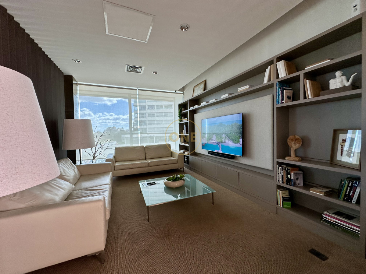Apartamento ID.1885 - Apartamento en venta playa Mansa Punta del Este 