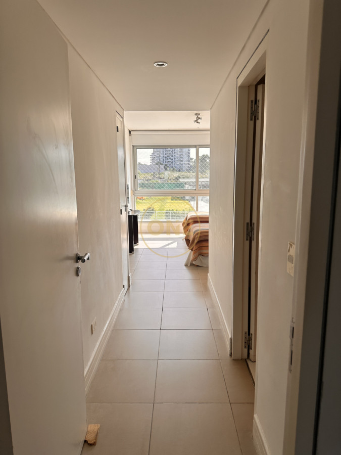 Apartamento ID.1653 - Venta apartamento 2 dormitorios mas servicio Playa Brava TORRE LE PARC I