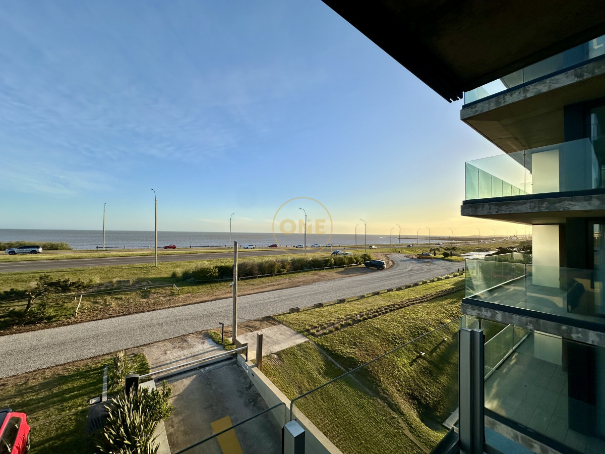 Apartamento ID.1943 - Apartamento en venta 3 suites playa Mansa Punta del Este 