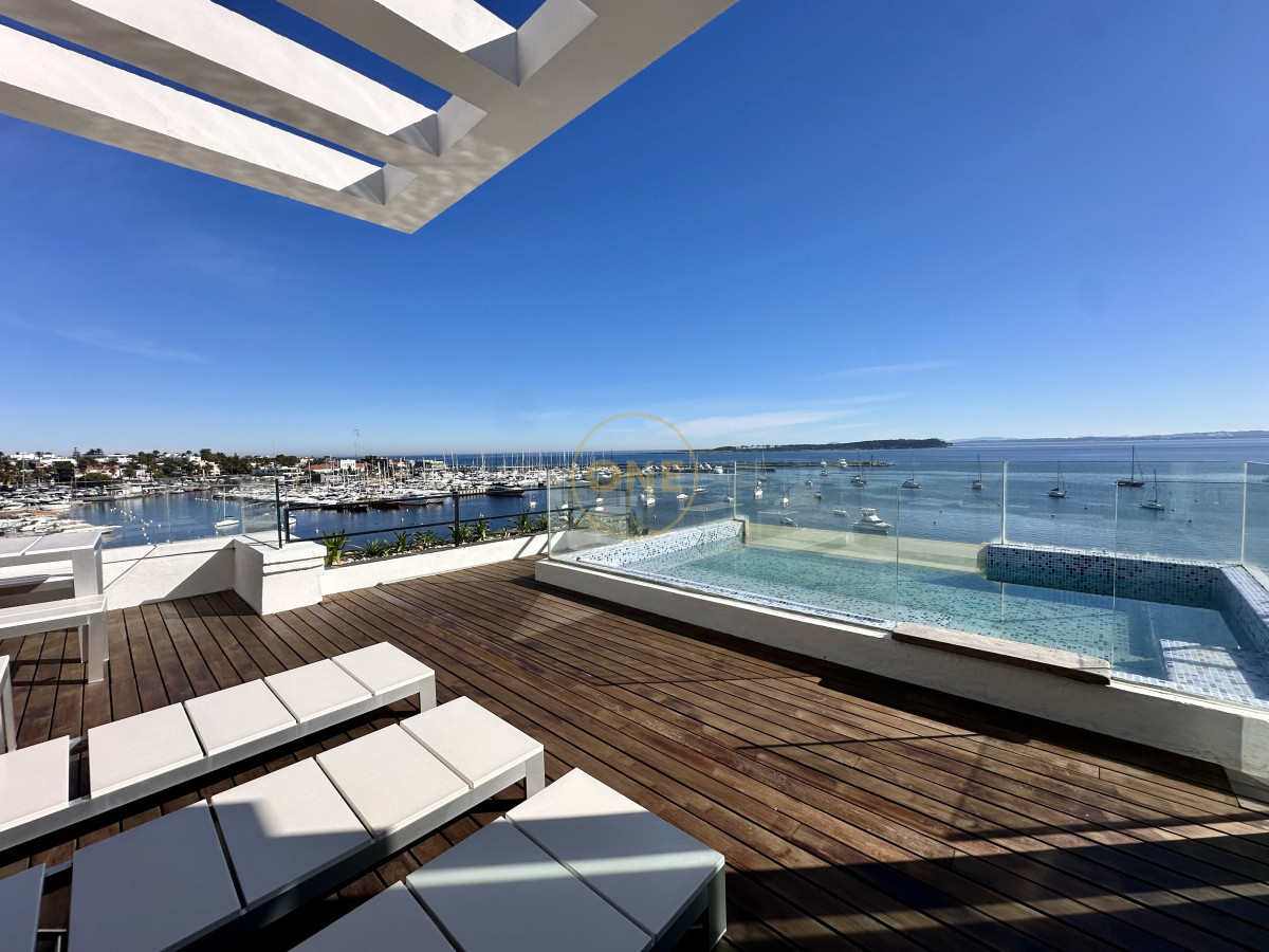 Apartamento ID.1809 - Le Bleu Penthouse frente al Puerto con el diseño de Carlos Ott