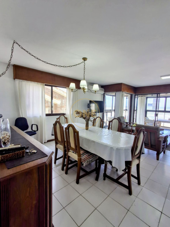 Apartamento ID.1975 - Apto.3 Dormitorios frente a  playa El Emir.