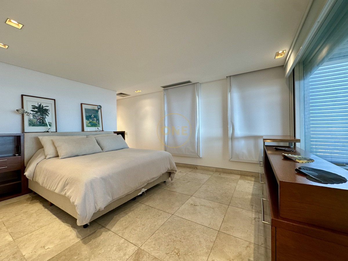 Apartamento ID.1809 - Le Bleu Penthouse frente al Puerto con el diseño de Carlos Ott