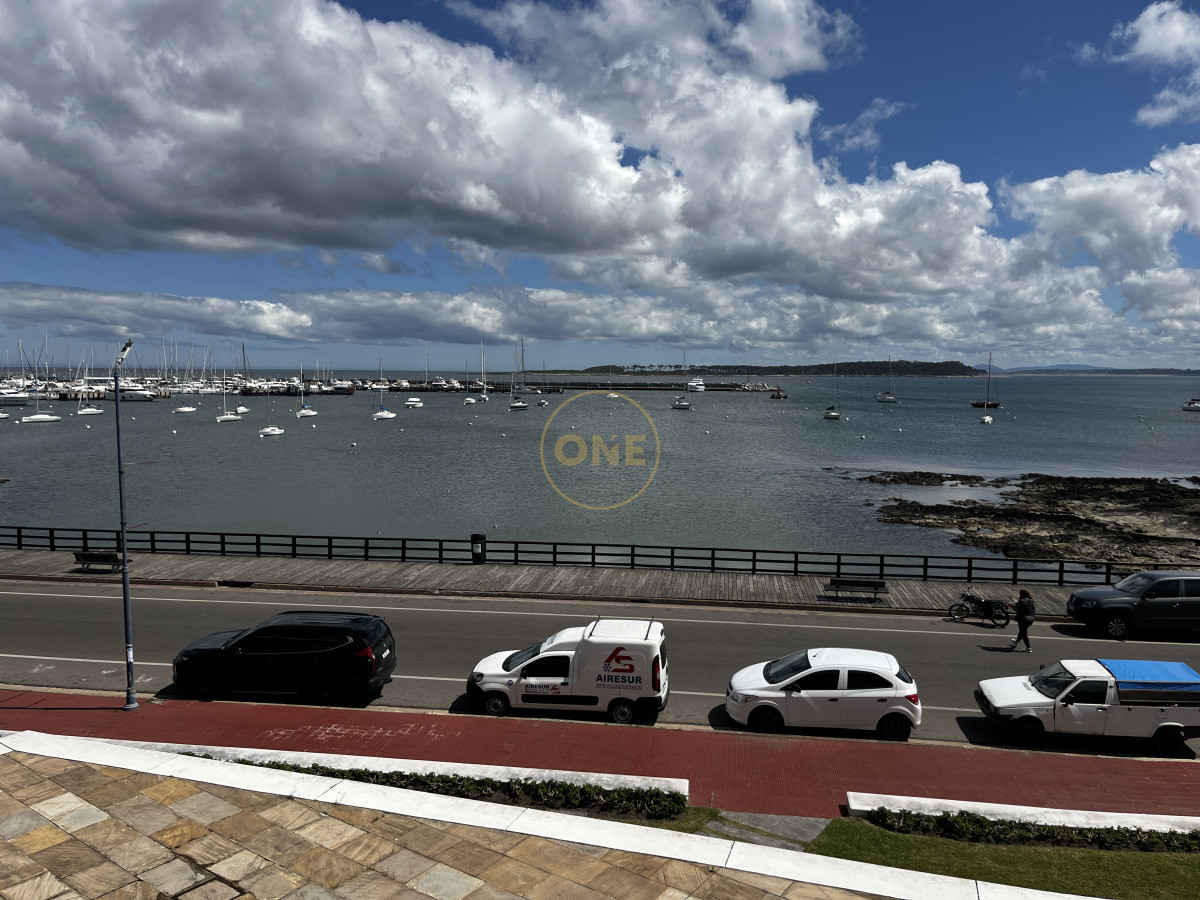 Apartamento ID.1955 - Apartamento con Vista Panorámica al Puerto de Punta del Este 