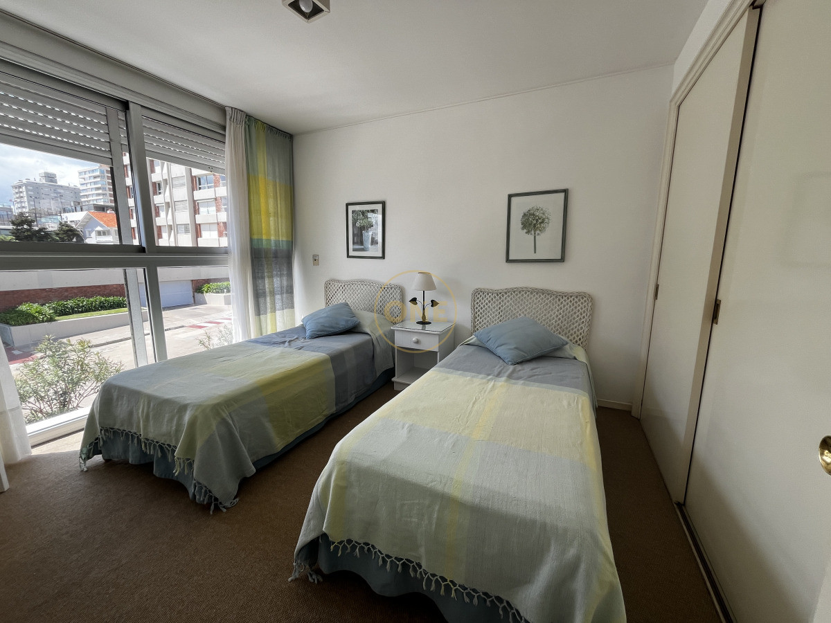 Apartamento ID.1955 - Apartamento con Vista Panorámica al Puerto de Punta del Este 