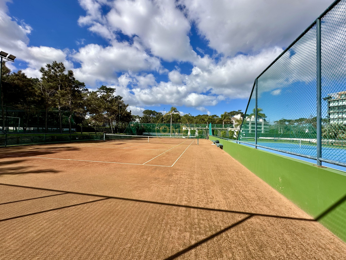 Apartamento ID.1885 - Apartamento en venta playa Mansa Punta del Este 