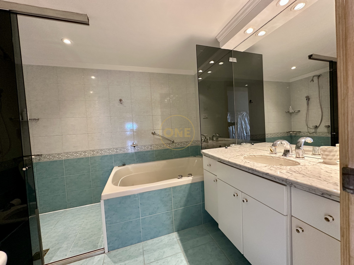 Apartamento ID.2021 - Apartamento en venta 3 Dormitorios playa Brava Punta del Este 