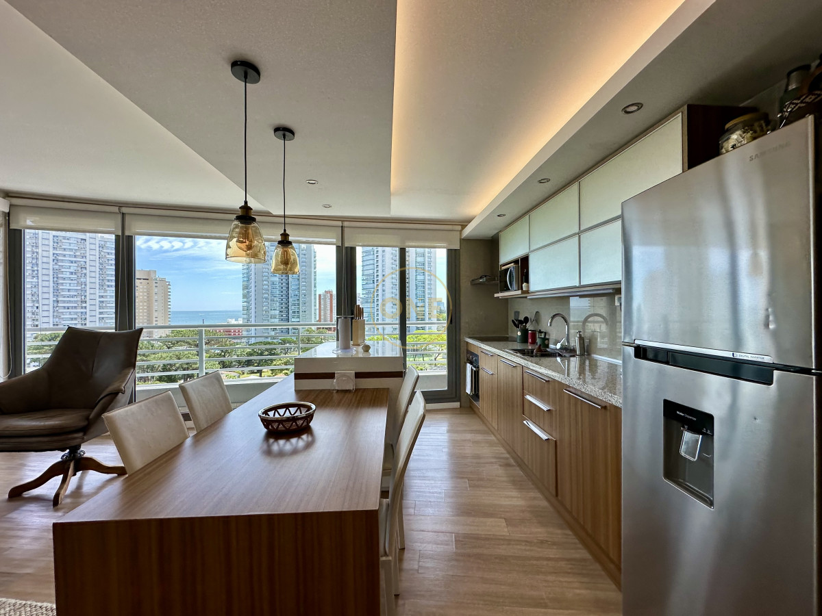 Apartamento ID.1989 - Apartamento esquinero en venta 2 dormitorios Punta del Este Alexander Boulevard